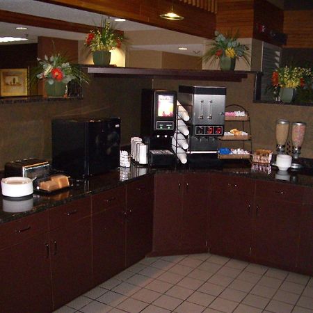 C'Mon Inn & Suites Fargo Exterior photo