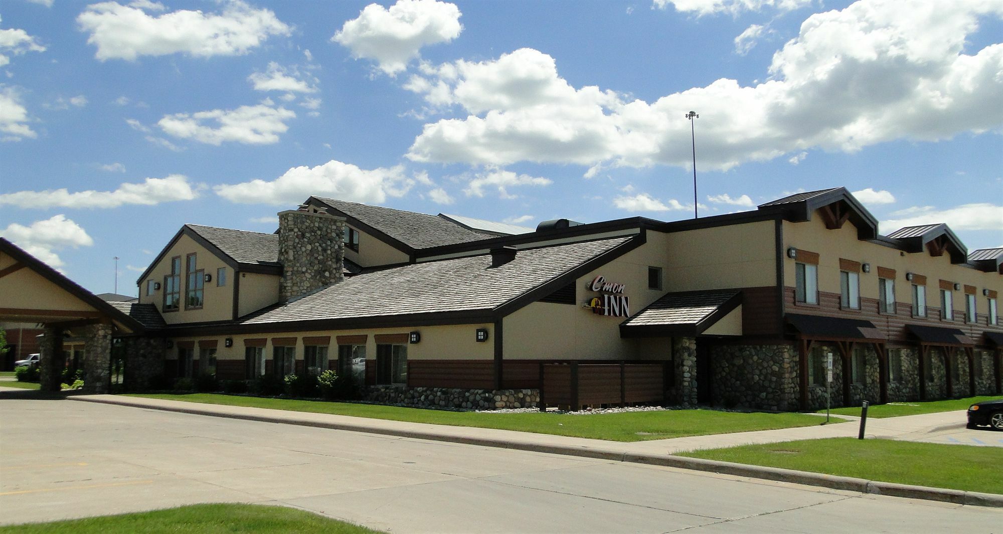 C'Mon Inn & Suites Fargo Exterior photo